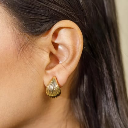 Gleaming Gold Hoop Earrings with Mini Tear Drop Design Gleaming Gold Hoop Earrings with Mini Tear Drop Design