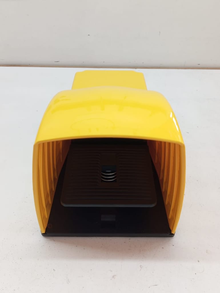 BRISK Foot Switch, BFS-22/X, 10A/500VAC