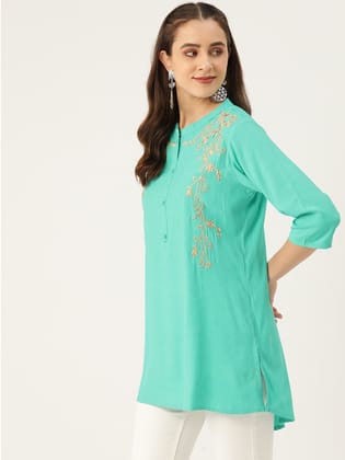 Floral Embroidered Pure Cotton Thread Work Kurti Floral Embroidered Pure Cotton Thread Work Kurti