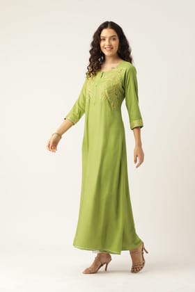 Women Green Embroidered Thread Work Kurta