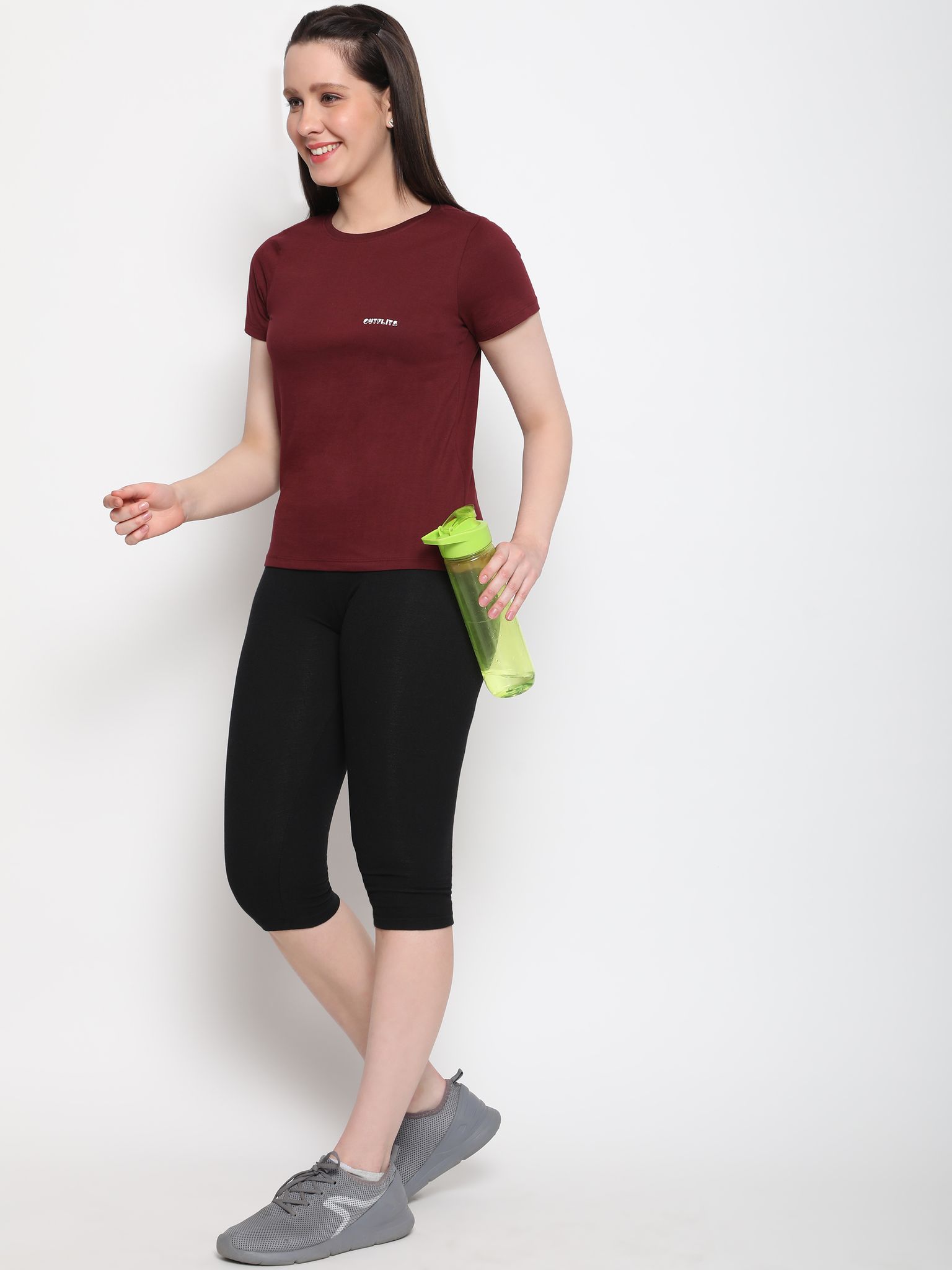 OUTFLITS Ladies Solid Tshirts