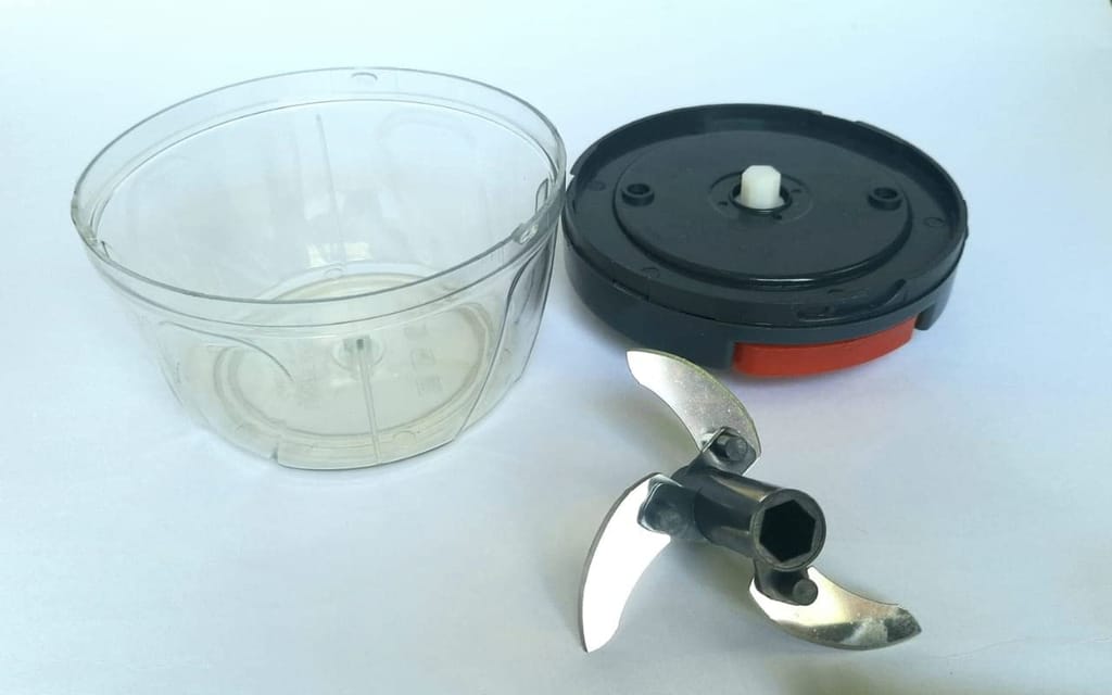 NEWWAY 450ml Pull Cord Vegetable Chopper – Mini Manual Food Cutter with 3 Stainless Steel Blades for Onion, Garlic, Fruits, Dry Fruits & More | BPA Free & Compact