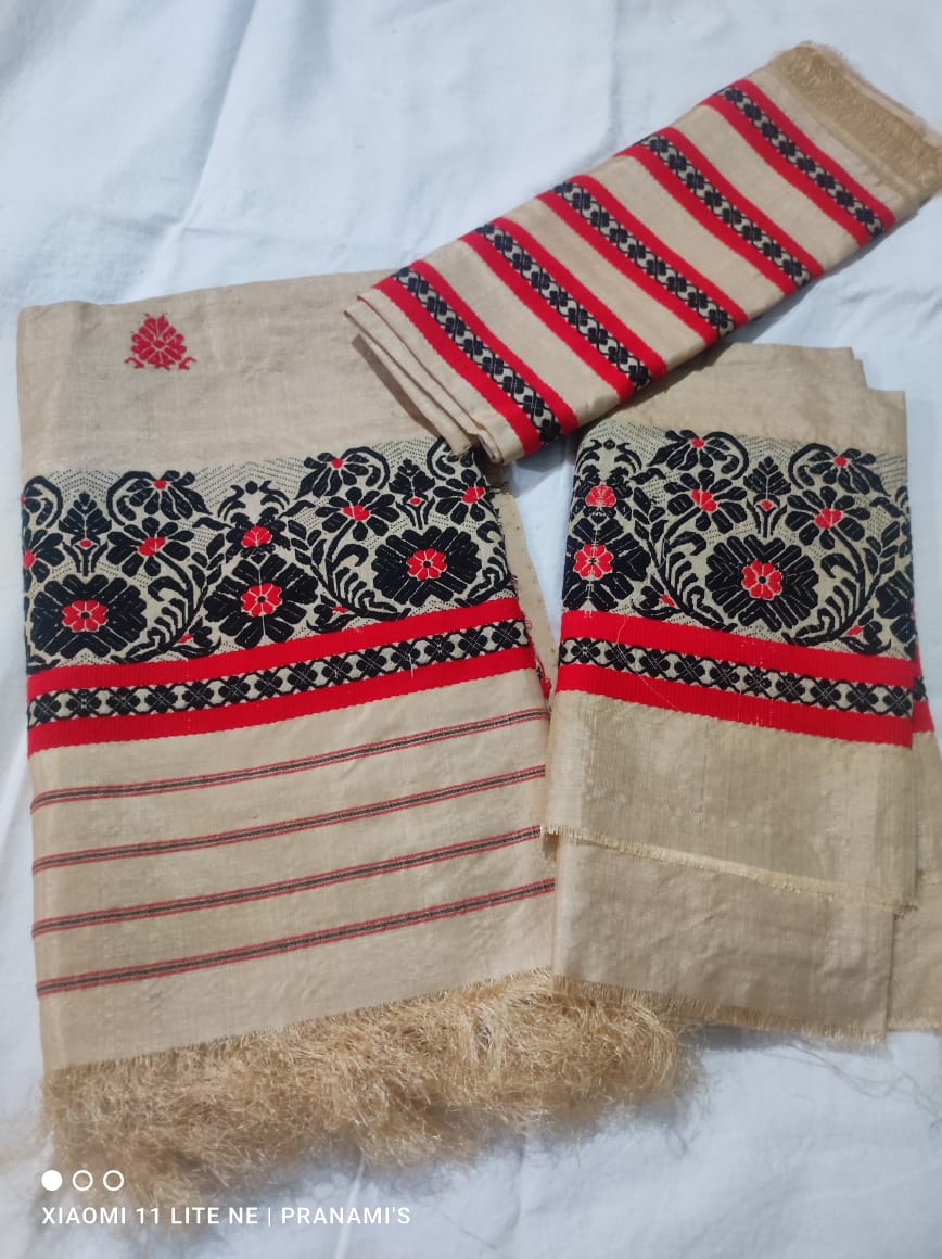 Mekhela Sador ( Toss Muga)