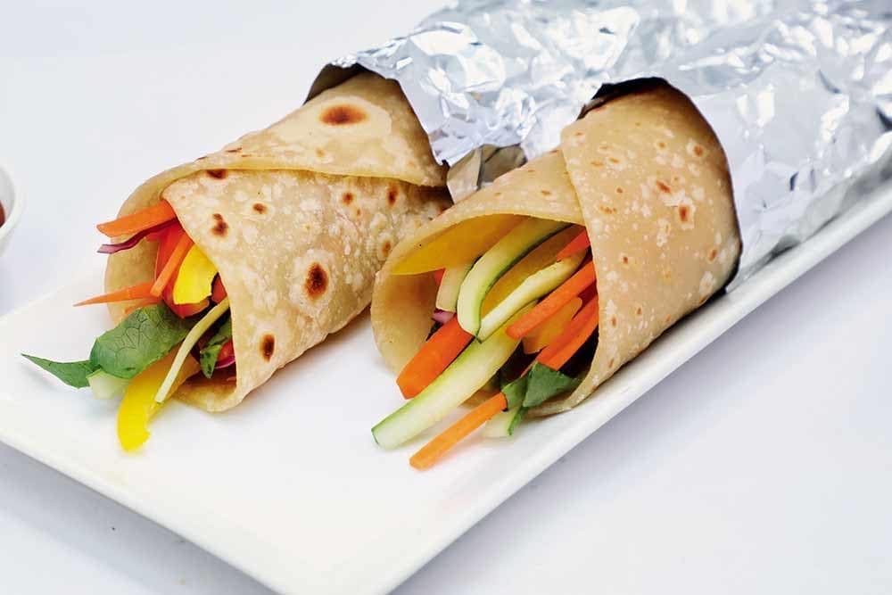 Paramount 1KG High-Quality Aluminium Foil Food Packing Roll, Keeps Food Warm and Fresh, 2-Pack for Daily Use.