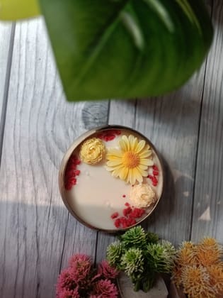 Soy wax Flower Urli candle