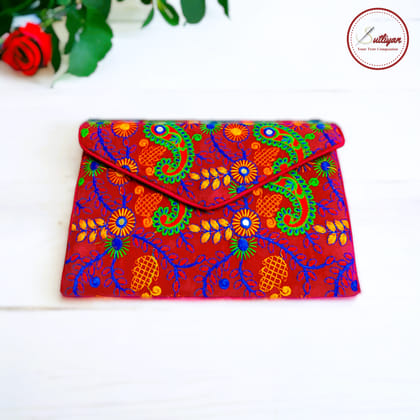 SUTLIYAN Gujarati Handmade Embroidery Regular Pink Velvet Clutch/Sling Bag for Women