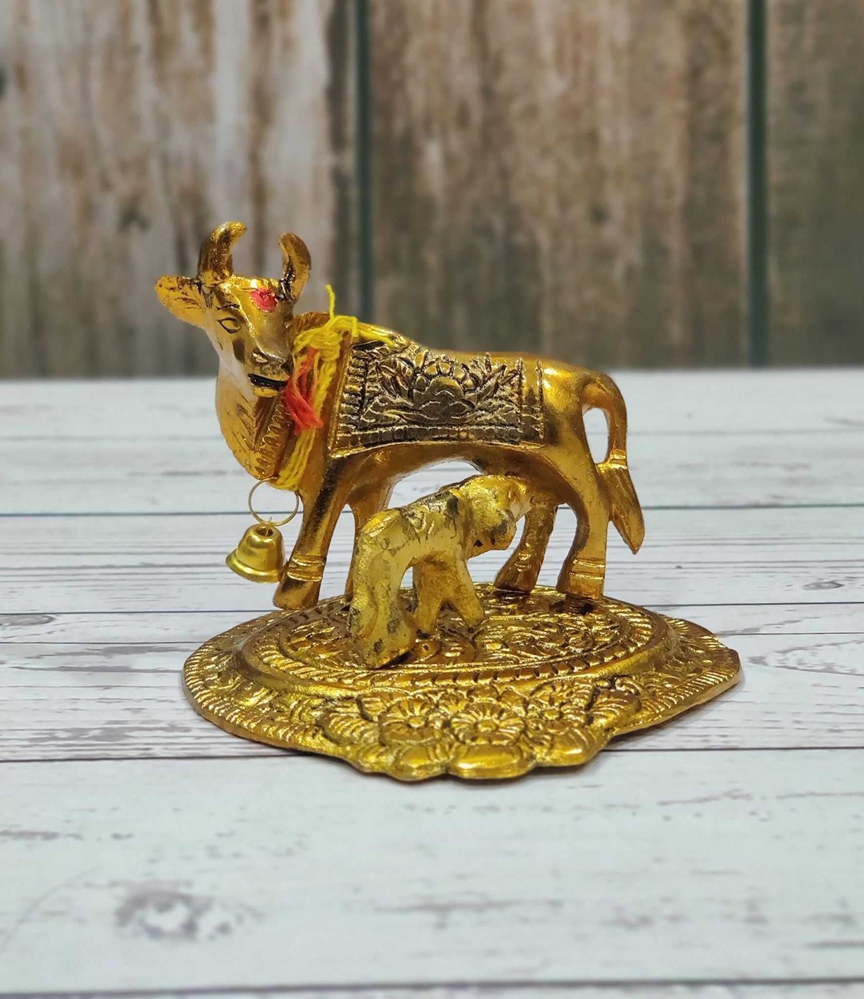 GiftNagri Gold Handicraft Kamdhenu Cow and Calf Statue for Home Decor and Gift Small Size Gold Finished Kamdhenu Cow & Calf Figurine Idol for Home Decorative/Office/Gifting/Pooja