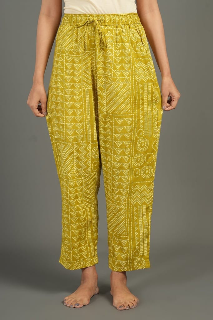 Chic Women Women's Blue Jaipuri Print Cotton Kurta and Pant Loungewear Set 2025 at ShopCircuit |