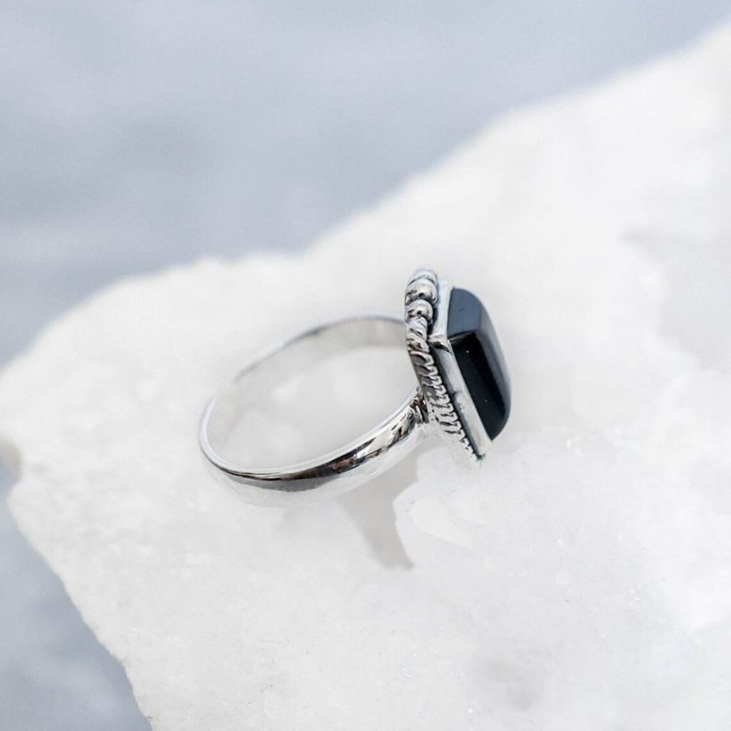 Sophisticated Women Sterling Silver Black Onyx Ring 2025 at ShopCircuit | ONDC