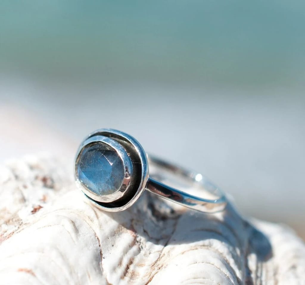 Top Women Labradorite Ring, 925 Sterling Silver Ring, Gemstone Ring, Handmade Jewelry, Solitaire