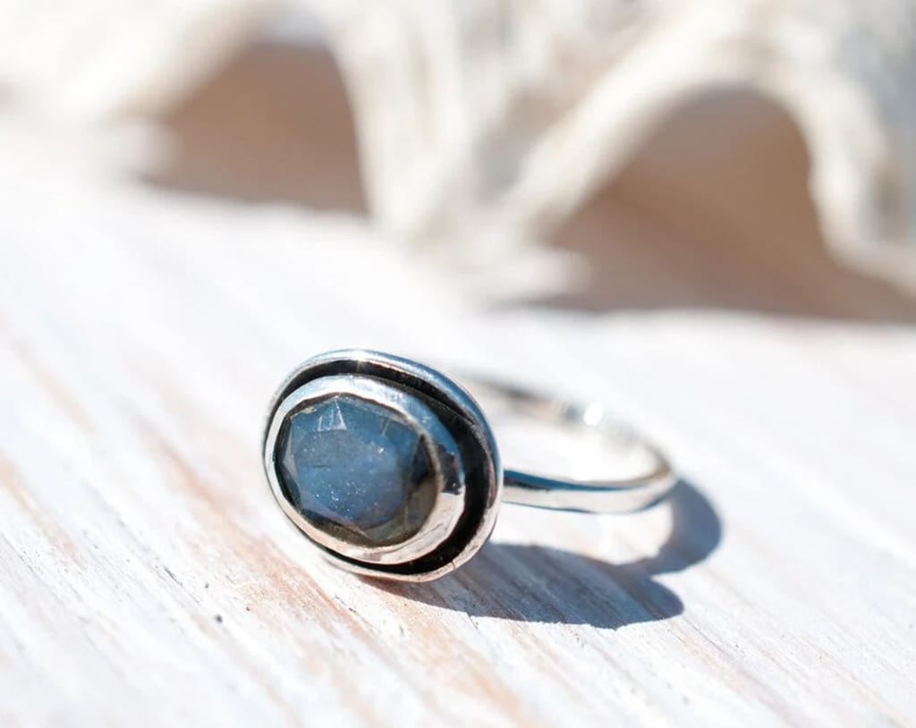 Top Women Labradorite Ring, 925 Sterling Silver Ring, Gemstone Ring, Handmade Jewelry, Solitaire