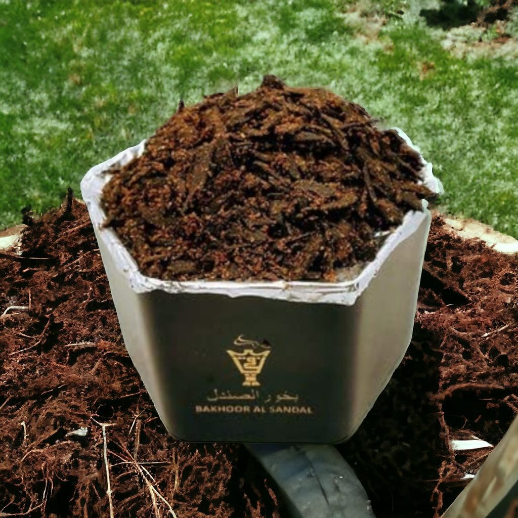 ALNAQI Bakhoor Al-Sandal-50gms| Perfect for Pooja and Relaxation| Made in India | rich sandalwood, Natural Wood Chips for Home & Office, Fresh & Soothing Fragrance |