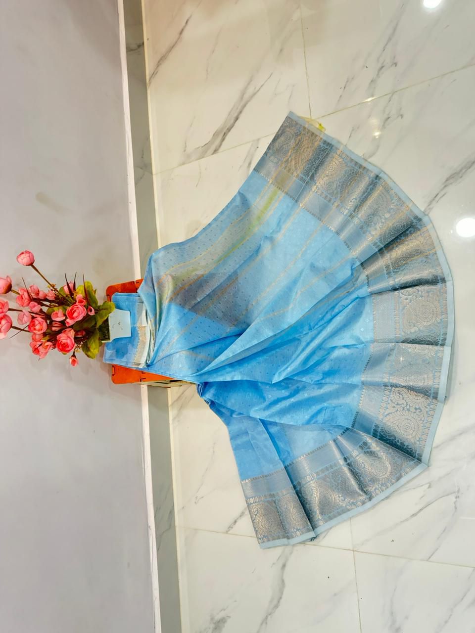 MANGALAGIRI SEMI PATTU Saree With Silver Zari