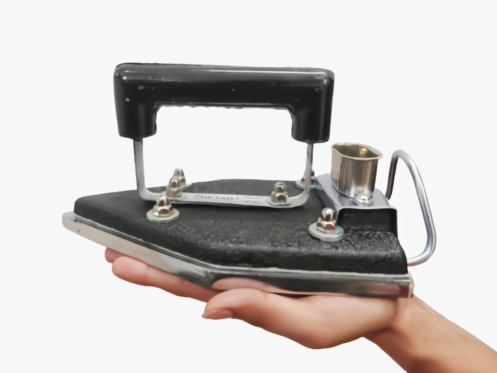 MyChetan 3 kg Industrial Laundry Electric Iron | Made in India | 750 W Dry Iron