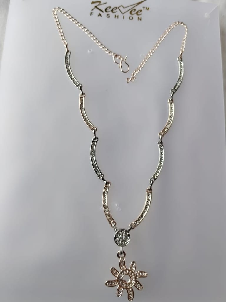  Two-tone floral necklace and earring set