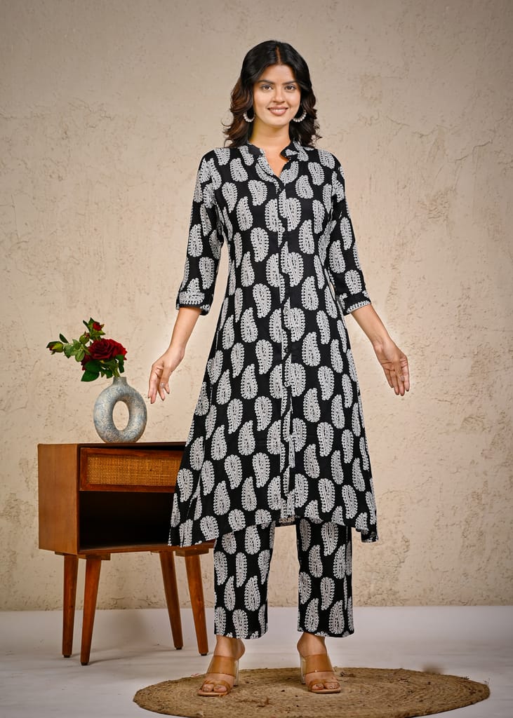 Latest Women Women's Black and White Paisley Print Kurta Palazzo Set 2025 at ShopCircuit | ONDC