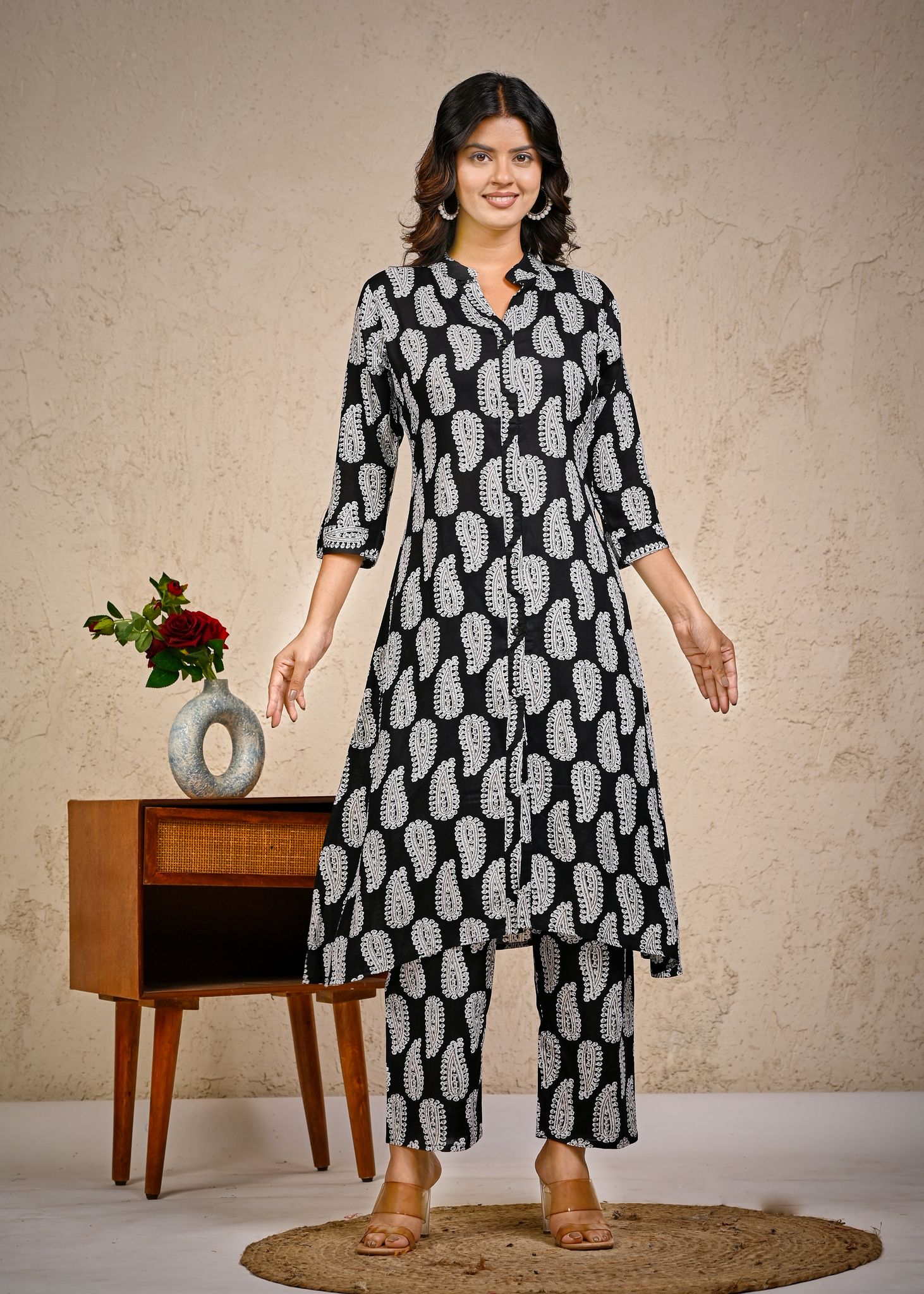 Women's Black and White Paisley Print Kurta Palazzo Set