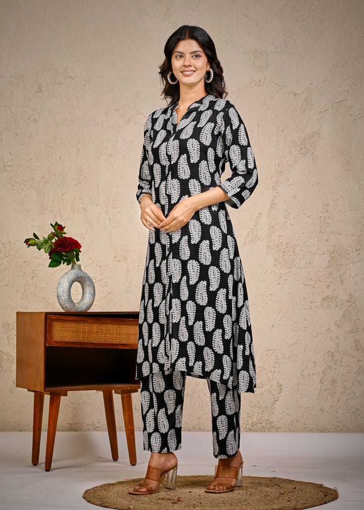 Latest Women Women's Black and White Paisley Print Kurta Palazzo Set 2025 at ShopCircuit | ONDC