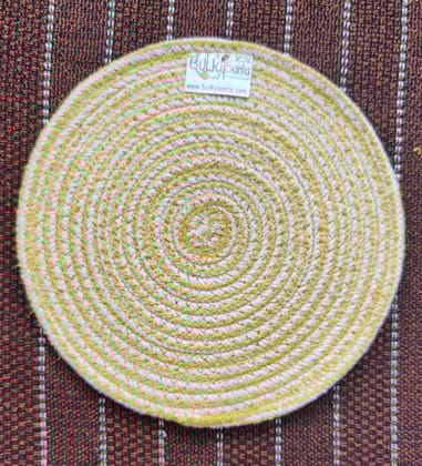 BulkySanta Cotton Place mats 22 cm (9") Round Table Mats, Heat Resistant, Reversible Use, Washable (Yellow) (Pack of 1)