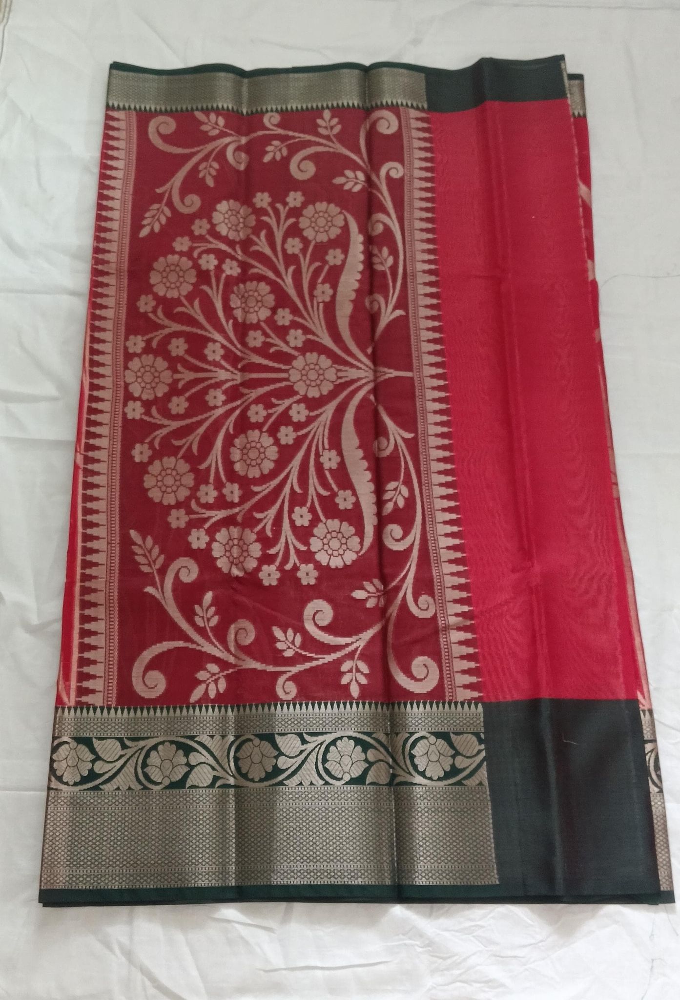KALAVATHI SAREES AND CLOTHING