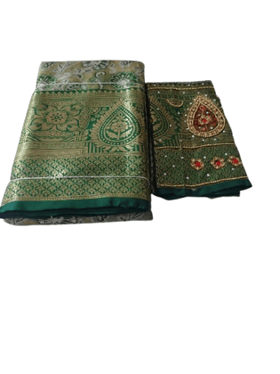  Green and gold silk traditional Indian wedding sari with blouse piece