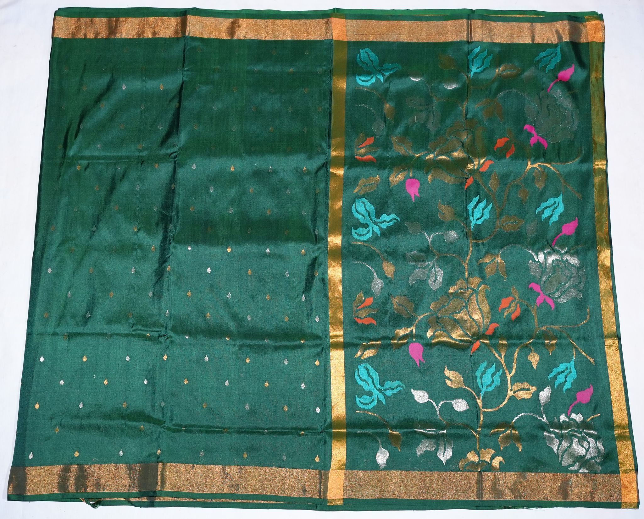 Uppada  Jamdhani Pallu Buta green saree with Golden Border