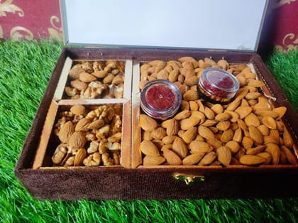 GOJI Almonds - Walnuts & Saffron Hamper Combo Pack - High in Fiber & Boost Immunit and-picked Nuts & Dry Fruits | Healthy & 100% Organic
