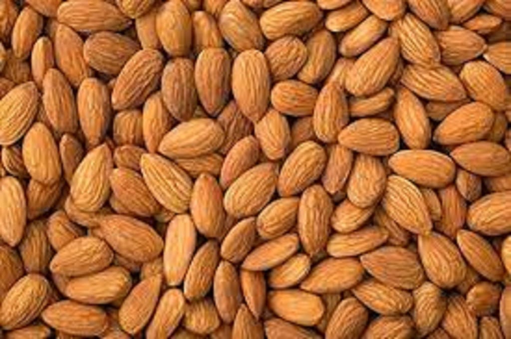 SNOW HILLS KASHMIR-100% NATURAL PREMIUM/VALUE PACK POCH CALIFORNIA ALMONDS/PREMIUM BADAM GIRI PACK OF 1KG