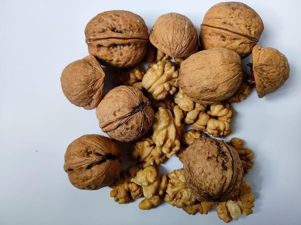 Kashmir�s Special Walnuts in shell - Akhrot