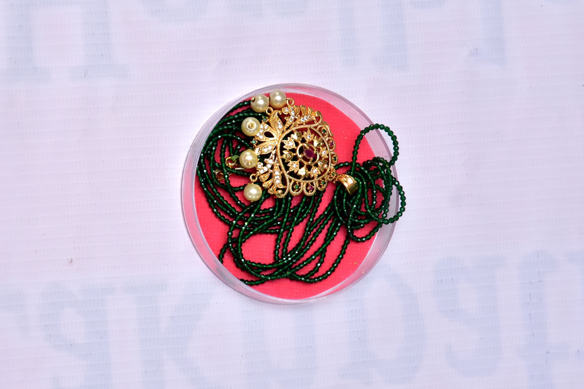  Delicate Gold Pendant Necklace with Green Beads