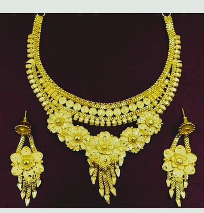 Stunning Gold-Plated Kundan Necklace Set with Earrings for Women Stunning Gold-Plated Kundan Necklace Set with Earrings for Women