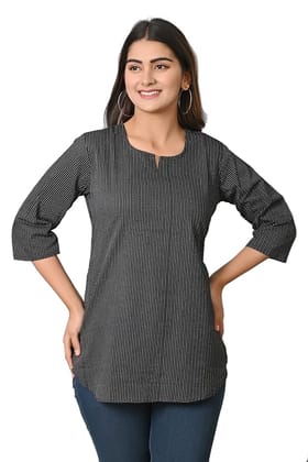 Women's Black Printed Straight Kurta with 3/4th Sleeves Women's Black Printed Straight Kurta with 3/4th Sleeves