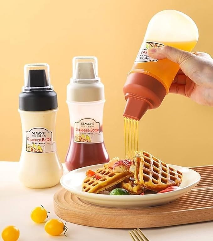 KIT & CO Porous Squeeze Bottle Condiment Bottles Hot Sauce Dispenser Refillable Five Hole Container with Lid Squirt Bottle Sauce Dispenser Ketchup Bottle