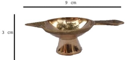 Mii Art brass single traditonal arti diya oil lamp pooja deepak with handle for pooja pital ka diya,brass arti diya(size-9cm, small) Pack 1 pcs.