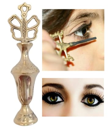 Brass surmedani with surma use in eye's makeup