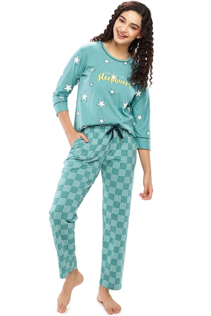 ZEYO Women's Cotton Green Star Printed Night suit set