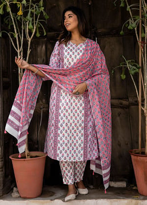 Pink Organic Mulmul Dupatta Pink Organic Mulmul Dupatta