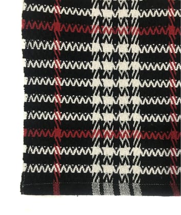 Hand Woven Recycled Cotton Rug, Black/White, Size 20'’x30'’. Machine Washable.