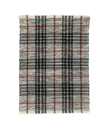 Hand Woven Recycled Cotton Rug, Black/White, Size 20'’x30'’. Machine Washable.