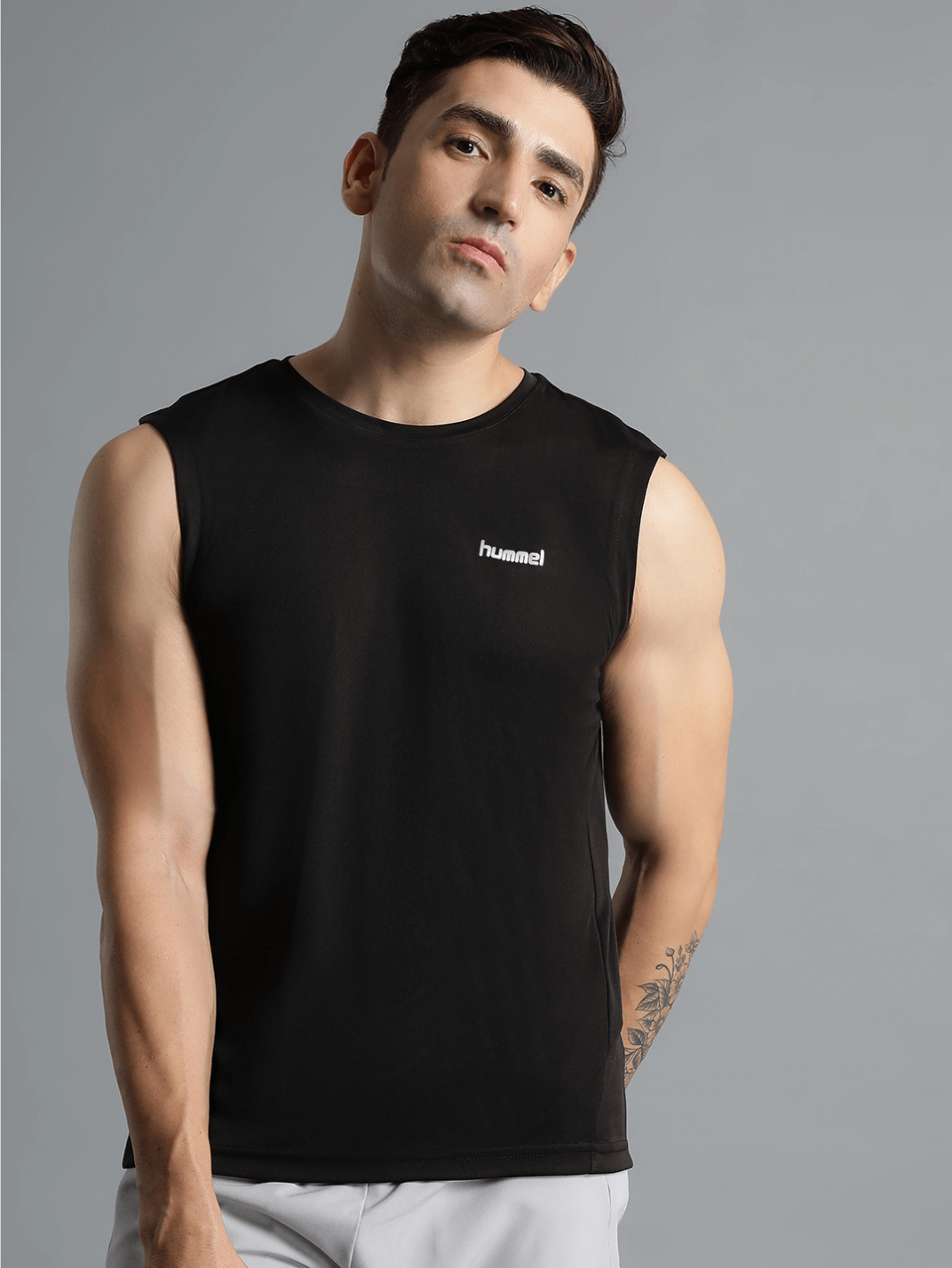 Darby Round Neck Sleeveless Solid Regular fit Polyester T-shirt for Men Comfortable Breathable Fabric Stretchable for Everyday Use Ideal for Yoga Training Gym Running or Performance