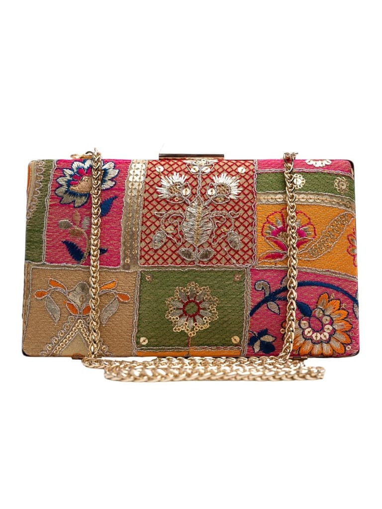 Vdesi Raanisa Ethnic Clutch