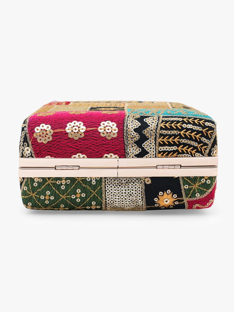 Vdesi Green Embroidery Clutch
