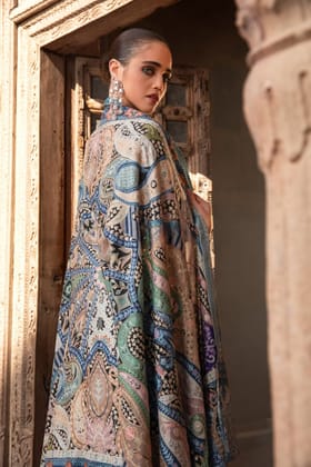 Embroidered Paisley Motif Pashmina Shawl Embroidered Paisley Motif Pashmina Shawl