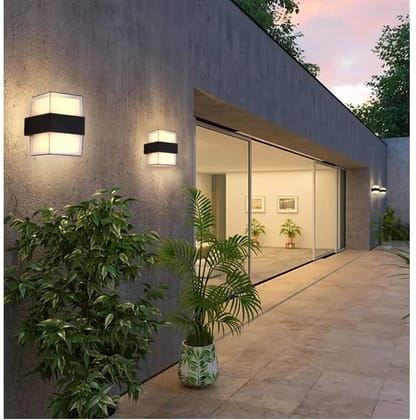 DAYBETTER� 2W IP65 Waterproof Outdoor Wall Lights,Up and Down LED Porch Lights, Outdoor Wall Lamp Suitable for Garden & Patio Lights,Elevationl Light(Warm White)-Pack of 1