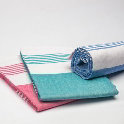 YATTA 100% Cotton Bath Towels - Pack of 3 | Lightweight, Quick-Dry, Multicolor | High Absorbency Travel Towels for Men & Women | Perfect Everyday Towel (150 x 75 cm)