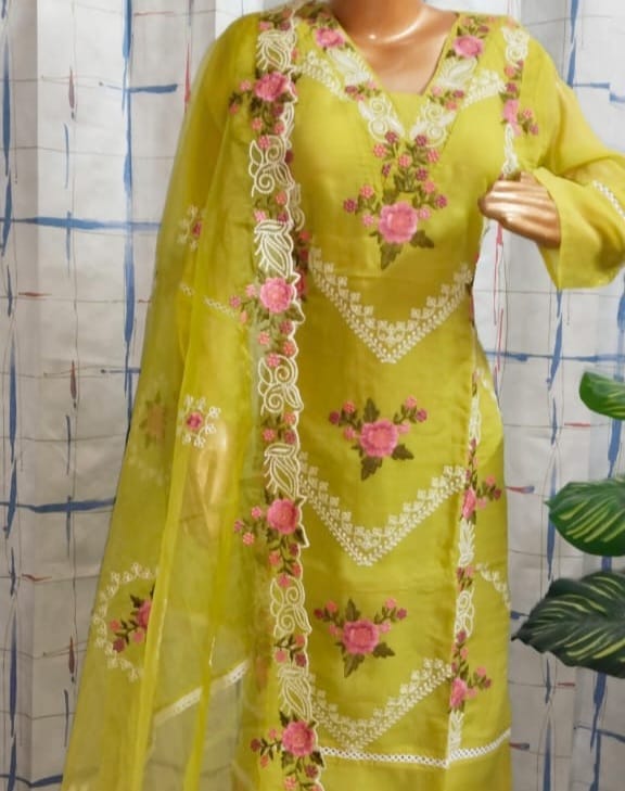Affordable Women Green Chiffon Embroidered Straight Kurta Pant With Dupatta Set 2025 at ShopCirc