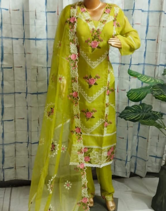 Affordable Women Green Chiffon Embroidered Straight Kurta Pant With Dupatta Set 2025 at ShopCirc