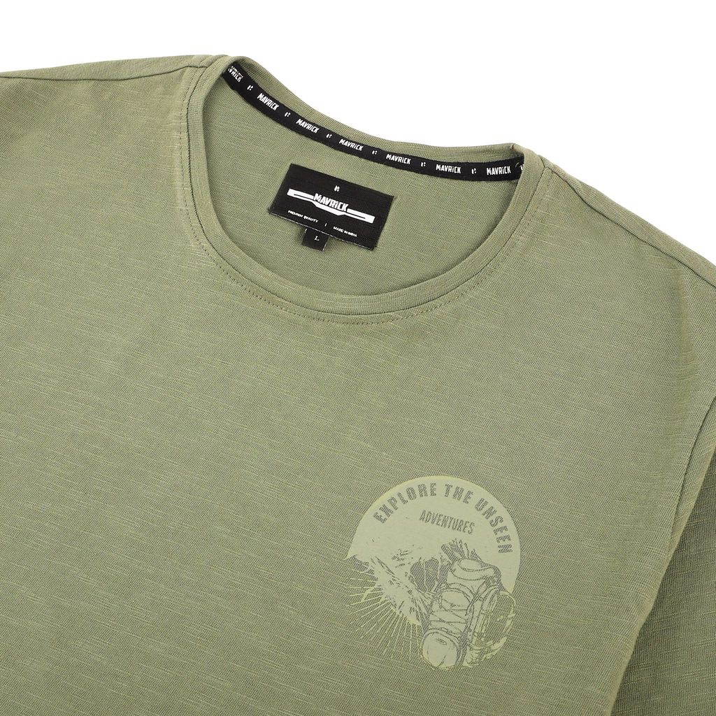 Men's Textured Round Neck Graphic T-Shirt