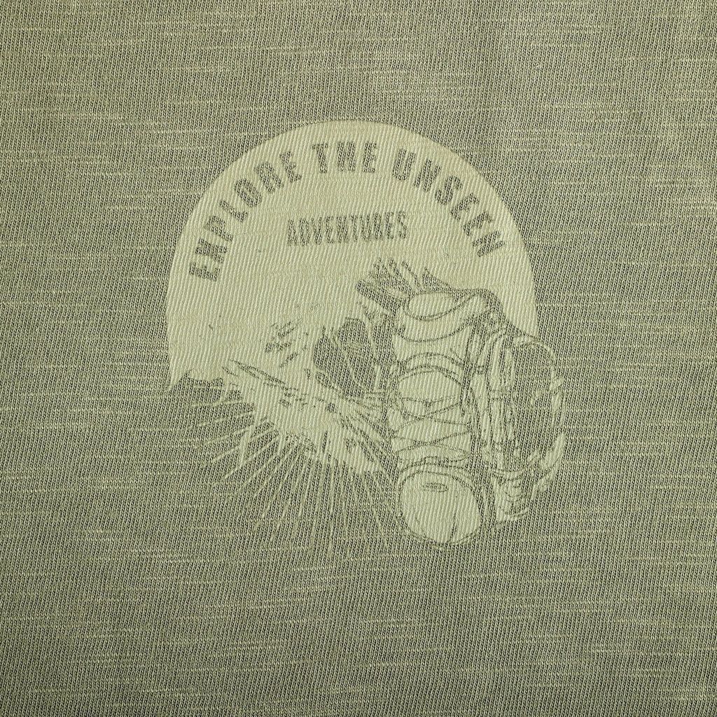 Men's Textured Round Neck Graphic T-Shirt