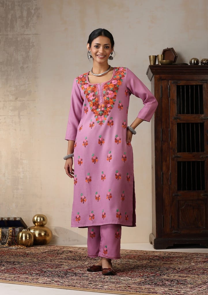 HOC Crafts Woollen Aari Embroidered Solid Women's 2 PC Long Kurta Set - Lavender